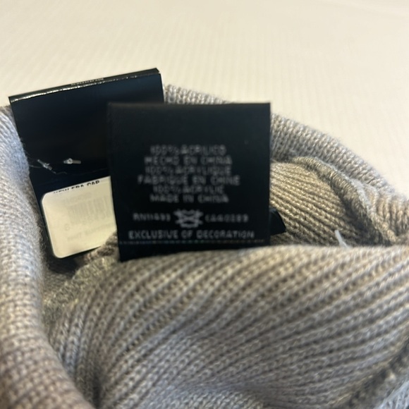 NWT New Era Superman beanie in light grey with red & yellow unisex fall winter - Picture 8 of 8